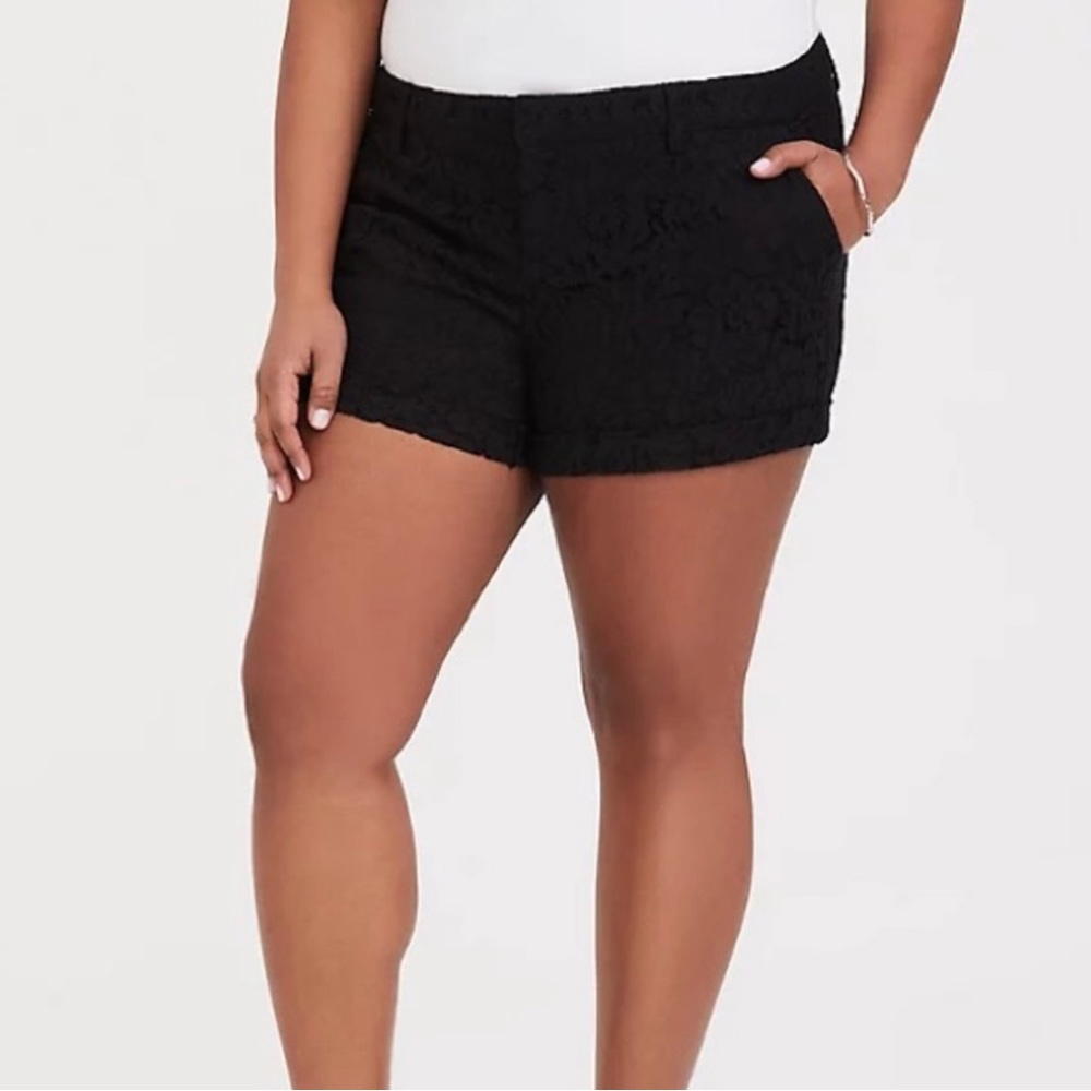 Plus Size Torrid  Black lace shorty Shorts size 24W.